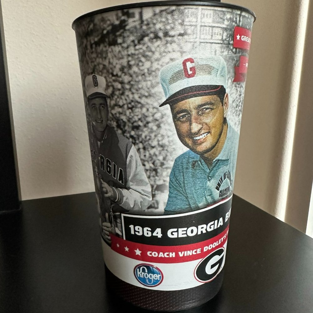 2016 Rare University of Georgia Bulldogs Football Stadium Beverage Cup 32 Ounces